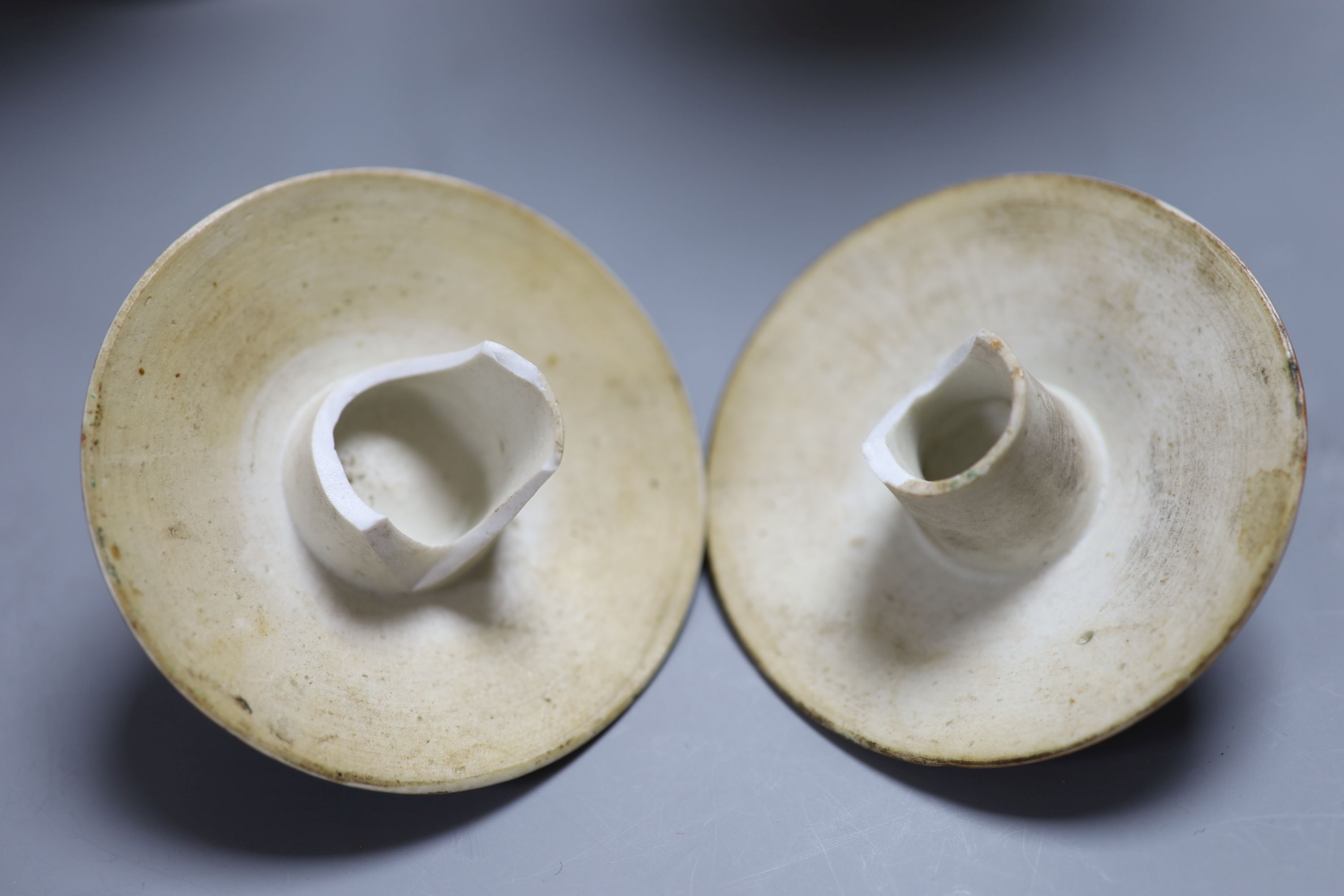 A pair of 19th century Chinese famille rose vases and associated covers, height excl. cover 28cm (a.f.)